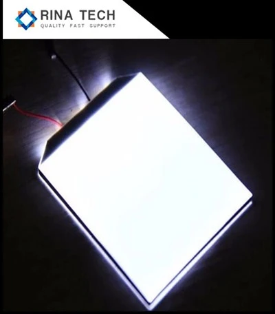 Petit llum de fons que s’utilitza per a la pantalla electrònica